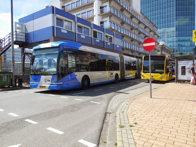 Foto van QBZ Van Hool AGG300 4259 Dubbelgelede bus door_gemaakt Stadsbus
