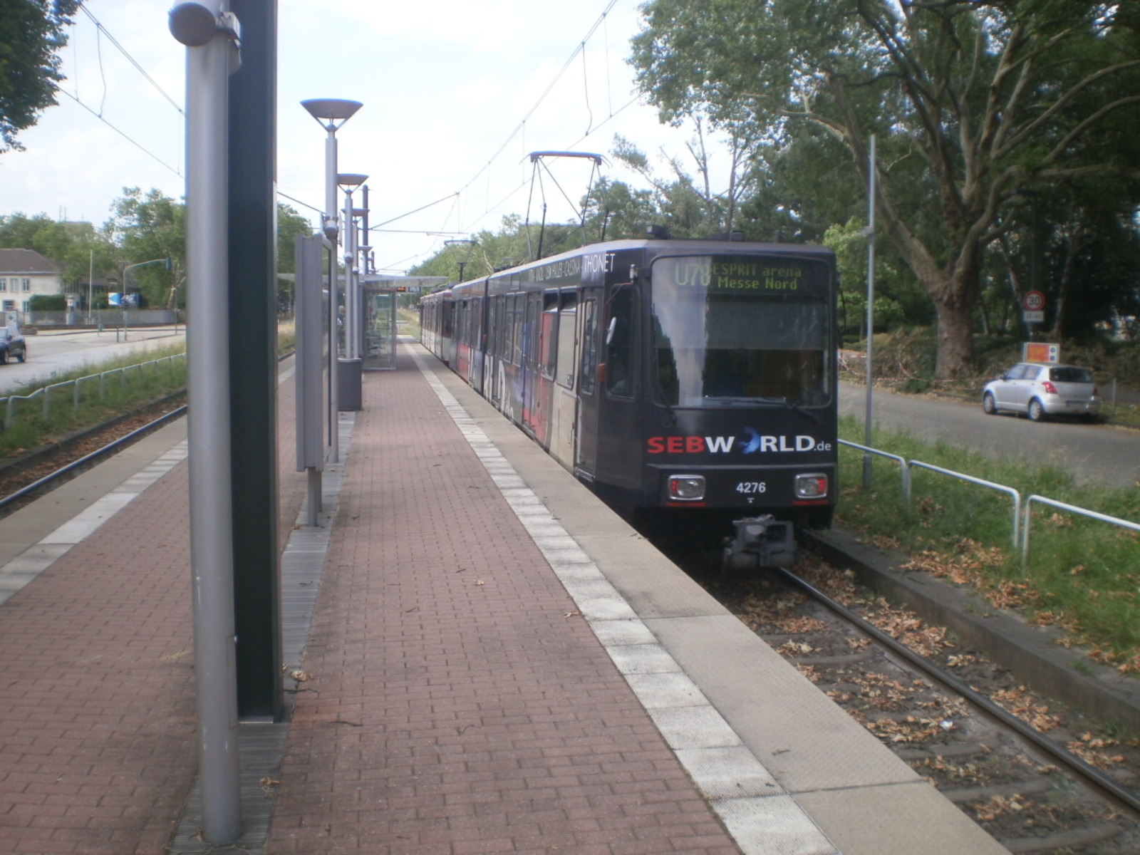 Foto van Rheinbahn Stadtbahnwagen B 4276