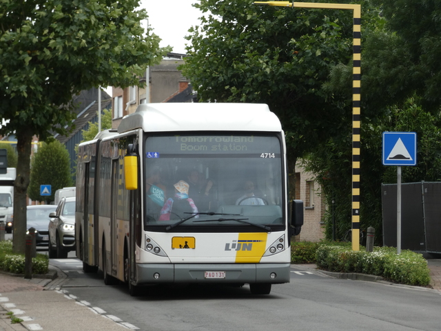 Foto van DeLijn Van Hool AG300 4714 Gelede bus door Delijn821
