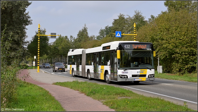Foto van DeLijn Volvo 7700A 111078 Gelede bus door WDaelmans