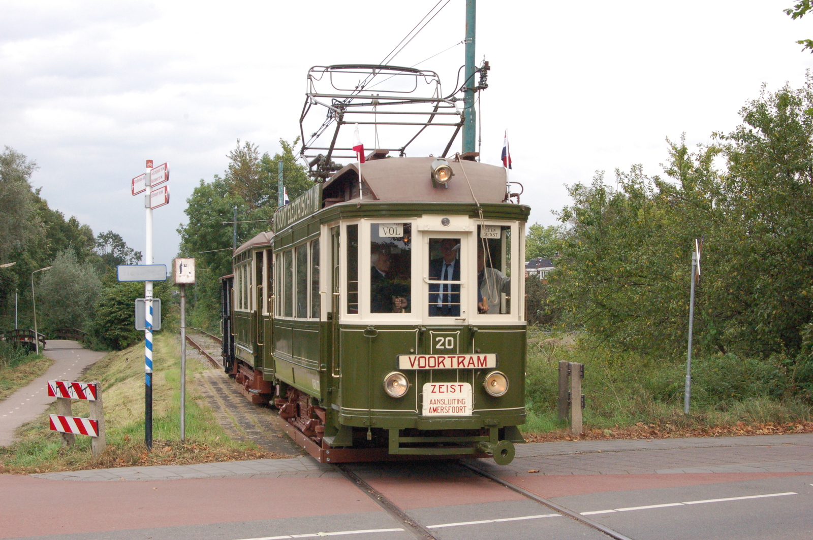 Foto van EMTA Diverse trams 20