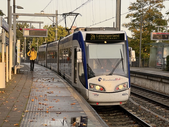 Foto van HTM RegioCitadis 4057 Tram door Stadsbus