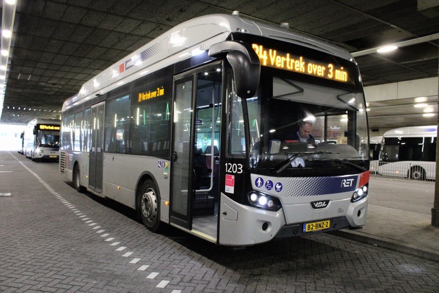 Foto van RET VDL Citea SLE-120 Hybrid 1203 Standaardbus door Ret3031