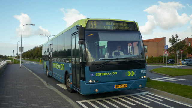 Foto van CXX VDL Ambassador ALE-120 8182 Standaardbus door OVdoorNederland