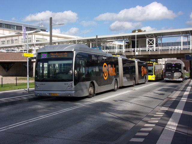 Foto van QBZ Van Hool AGG300 4213 Dubbelgelede bus door Lijn45