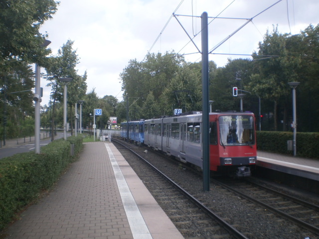 Foto van Rheinbahn Stadtbahnwagen B 4275 Tram door Perzik