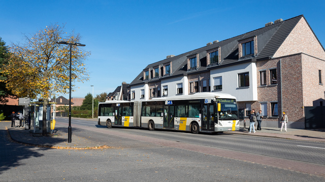 Foto van DeLijn Van Hool AG300 4802 Gelede bus door TreinspotterQuinn