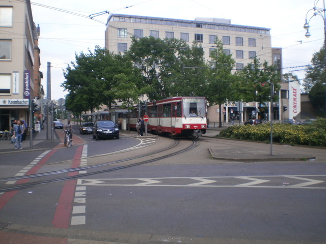 Foto van Rheinbahn Stadtbahnwagen B 4203 Tram door Perzik