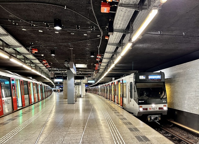Foto van GVB S1/S2 61 Metro door_gemaakt BasTreinspotter