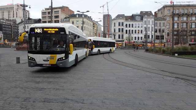 Foto van DeLijn VDL Citea SLF-120 Hybrid 5881 Standaardbus door Perzik