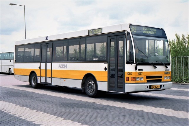 Foto van NZH Berkhof 2000NL 1057 Standaardbus door JaKo177