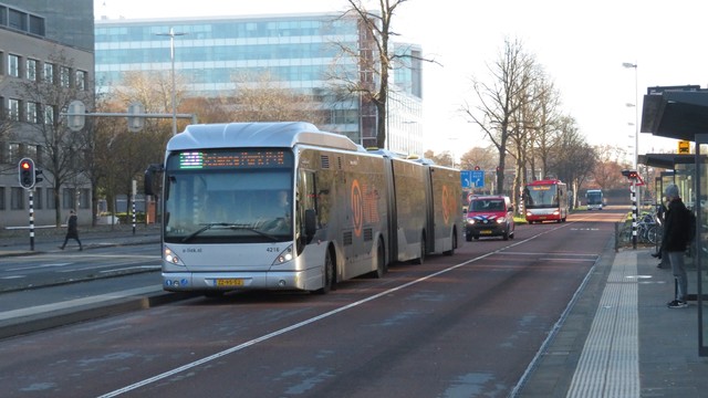 Foto van QBZ Van Hool AGG300 4216 Dubbelgelede bus door TreinspotterUtrecht
