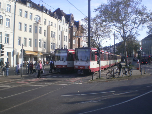 Foto van Rheinbahn Stadtbahnwagen B 4247 Tram door_gemaakt Perzik