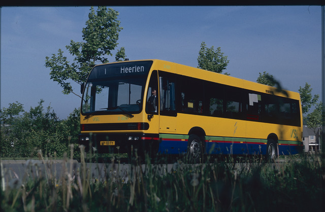 Foto van VSL Den Oudsten B89 2601 Standaardbus door HSarchief