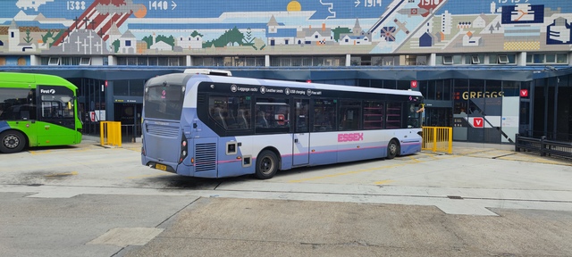 Foto van First ADL Enviro200 MMC 67167 Standaardbus door MHVentura