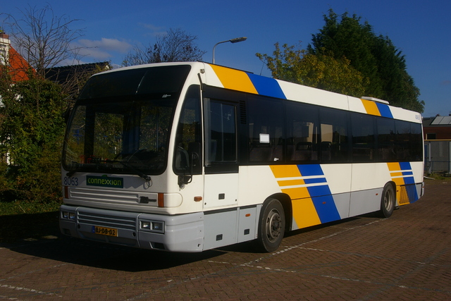 Foto van CXX Den Oudsten B95 8063 Standaardbus door wyke2207