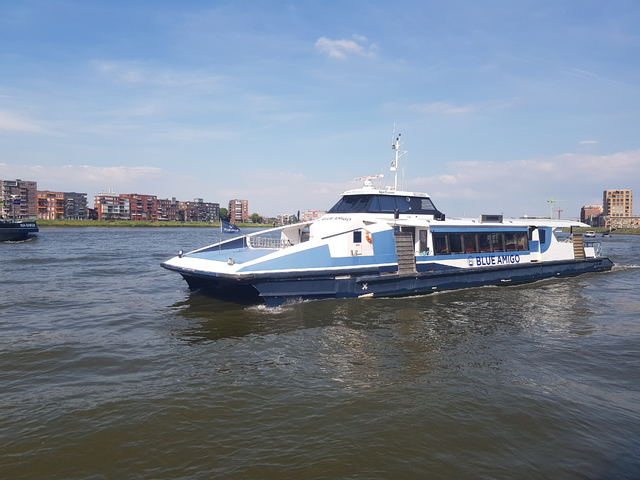 Foto van QBZ Waterbus 6705 Veerpont door treinspotter-Dordrecht-zuid