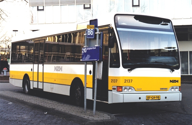 Foto van NZH Berkhof 2000NL 2137 Standaardbus door wyke2207