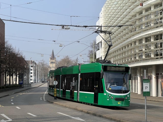 Foto van BVB Siemens Combino 316 Tram door Stadsbus