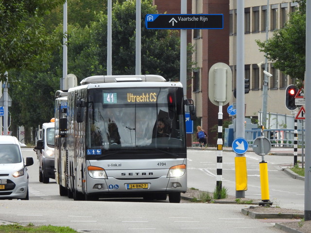 Foto van QBZ Setra S 418 LE Business 4704 Standaardbus door stefan188