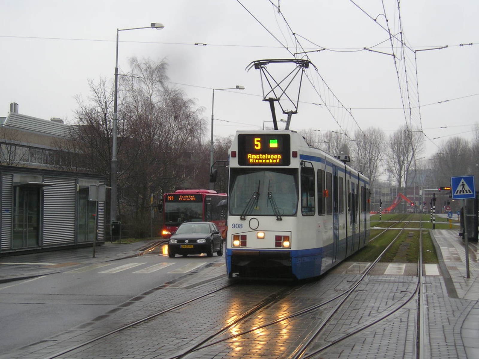 Foto van GVB 11G-tram 908