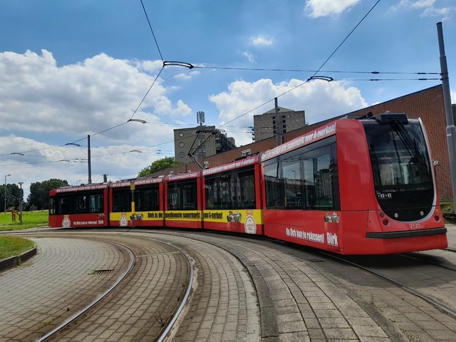 Foto van RET Rotterdamse Citadis 2120 Tram door Sneltram