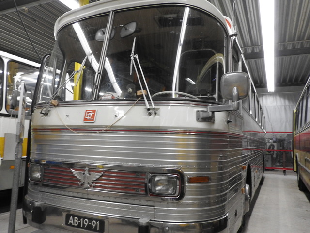Foto van NZHVM Bus & Car Eagle 118 Semi-touringcar door treinspotter2323