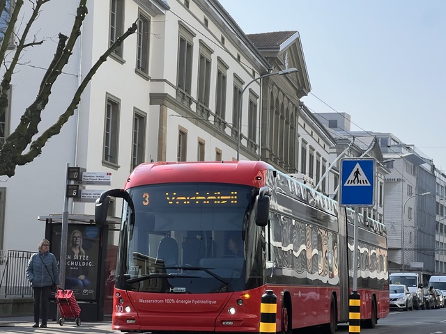 Foto van VB Hess LighTram 100 Dubbelgelede bus door Stadsbus