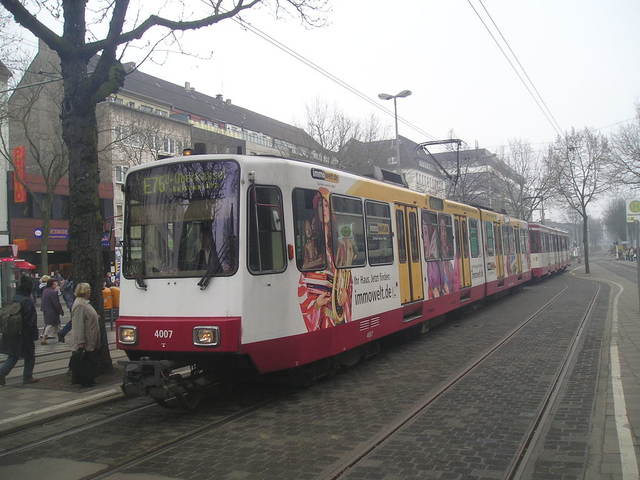 Foto van Rheinbahn Stadtbahnwagen B 4007 Tram door_gemaakt Perzik