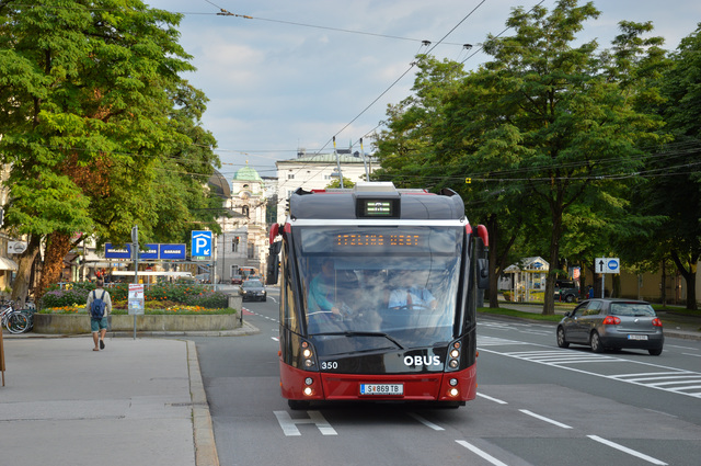 Foto van Salzburg Solaris Trollino 18 350 Gelede bus door Pakjesboot12