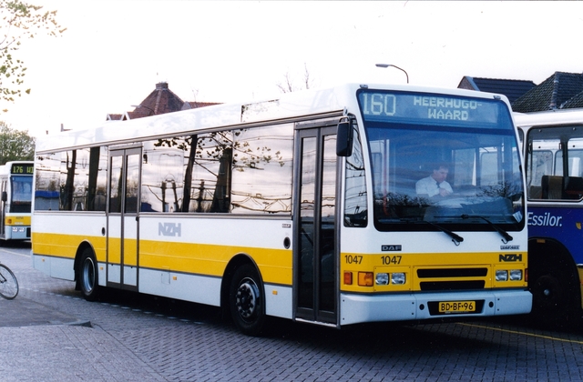 Foto van NZH Berkhof 2000NL 1047 Standaardbus door wyke2207
