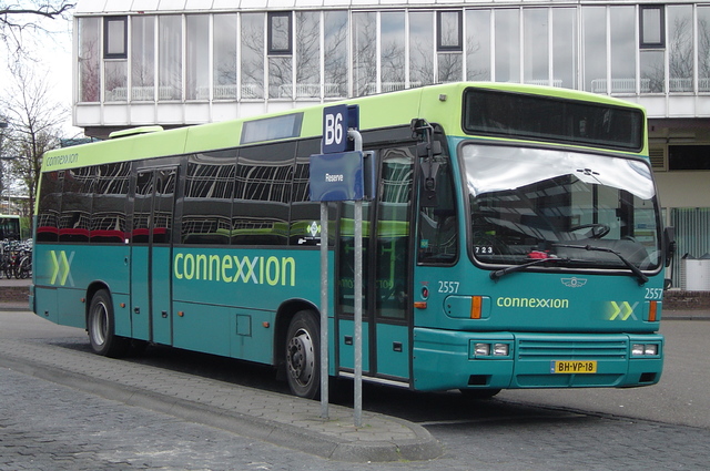 Foto van CXX Den Oudsten B95 2557 Standaardbus door wyke2207