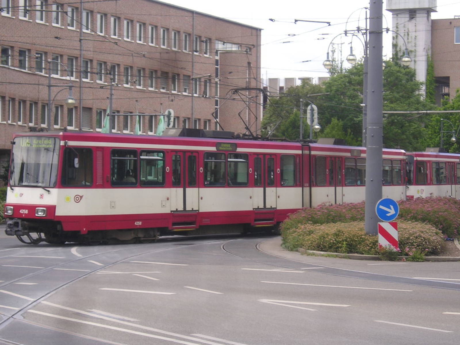 Foto van Rheinbahn Stadtbahnwagen B 4258