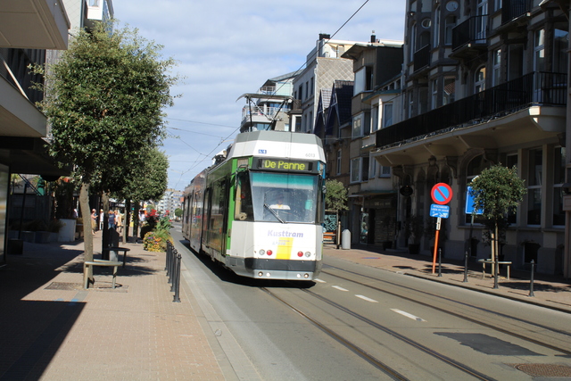 Foto van DeLijn BN LRV 6013 Tram door ZO6176