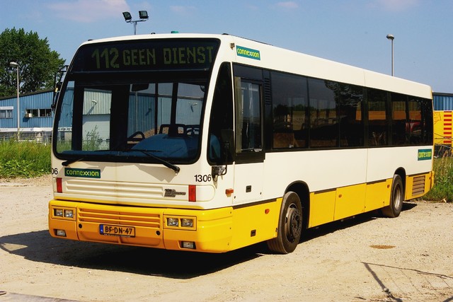 Foto van CXX Den Oudsten B89 1306 Standaardbus door wyke2207