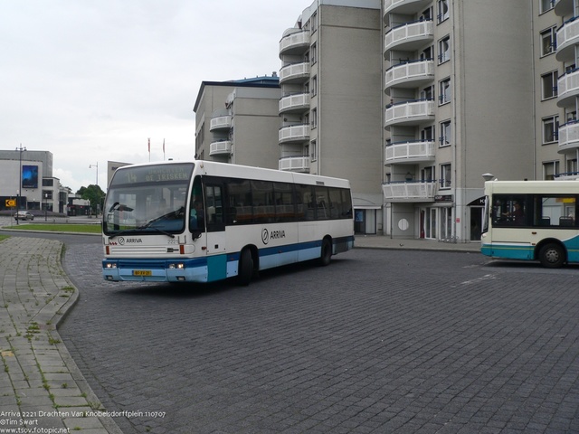 Foto van ARR Den Oudsten B95 2221 Standaardbus door tsov