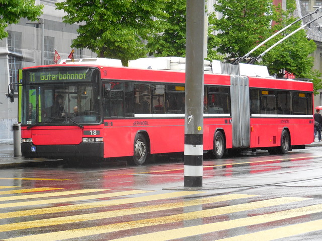 Foto van Bernmobil Hess Swisstrolley 18 Gelede bus door_gemaakt Stadsbus