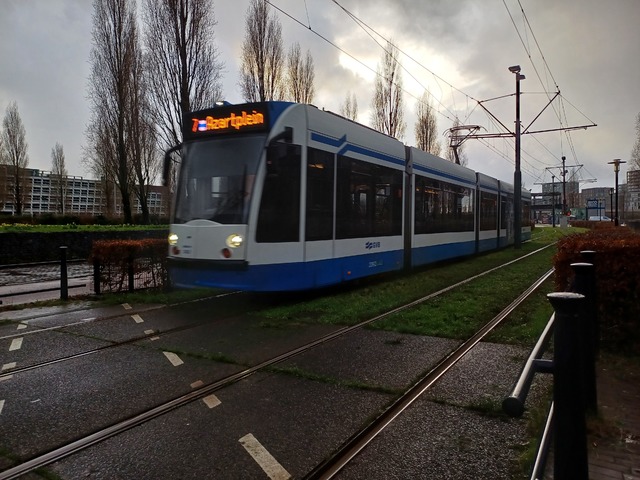 Foto van GVB Siemens Combino 2062 Tram door treinspotter2323