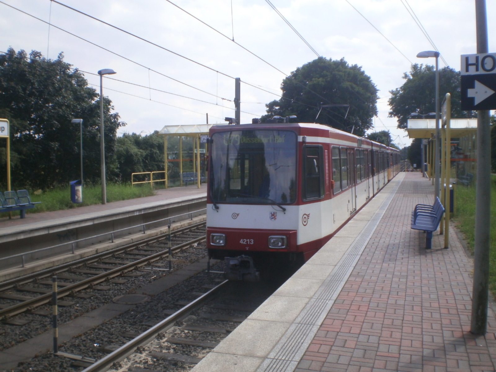 Foto van Rheinbahn Stadtbahnwagen B 4213
