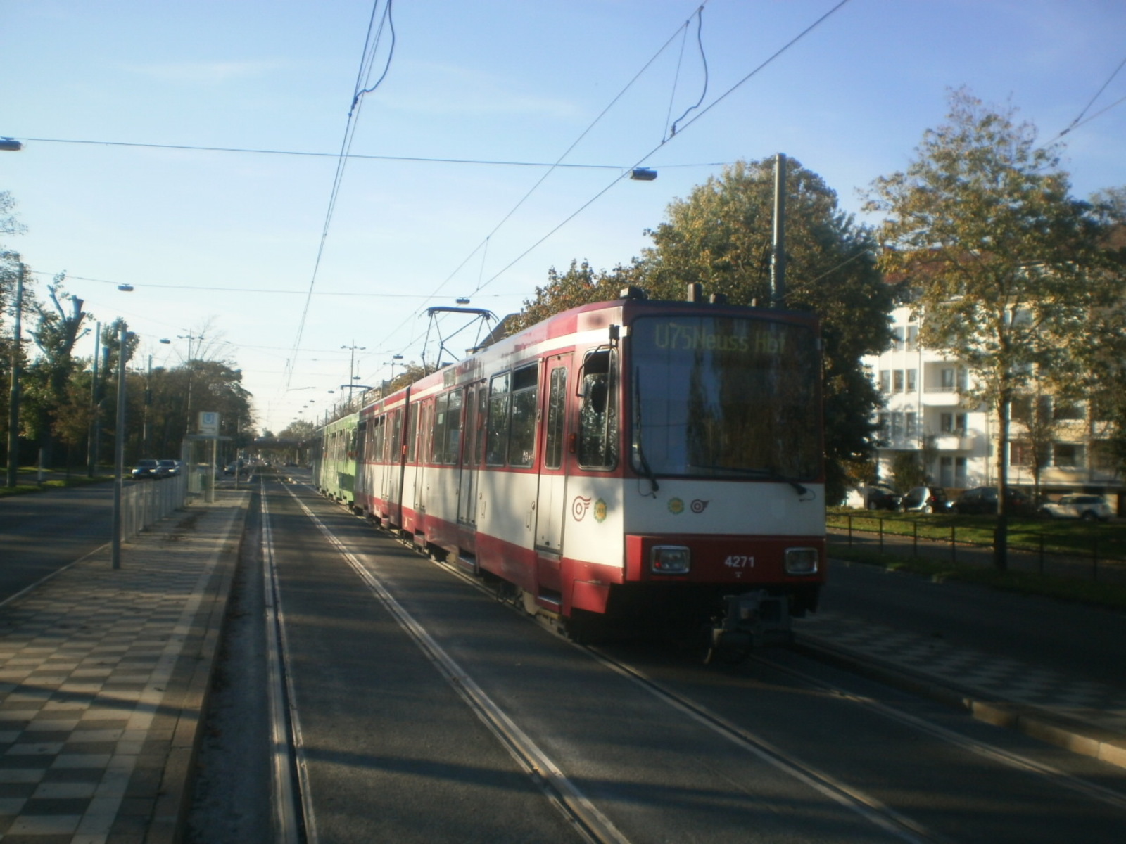 Foto van Rheinbahn Stadtbahnwagen B 4271