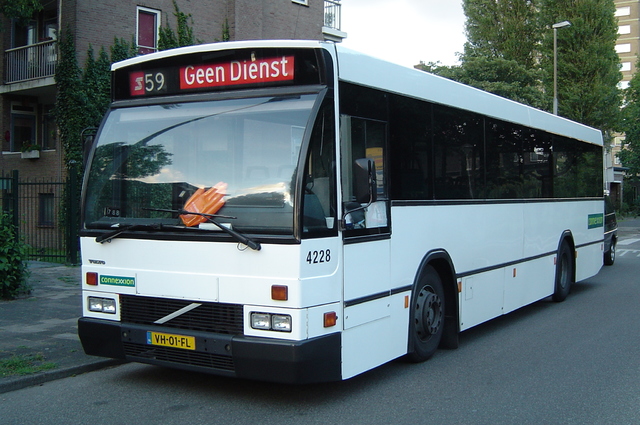 Foto van CXX Den Oudsten B88 4228 Standaardbus door wyke2207