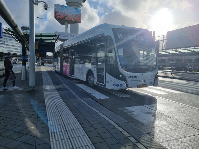 Foto van CXX VDL Citea SLFA-181 Electric 9700 Gelede bus door Tramspoor