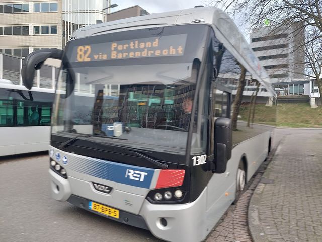 Foto van RET VDL Citea SLE-120 Hybrid 1302 Standaardbus door Busseninportland