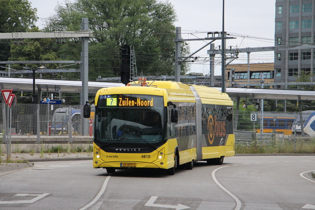 Foto van QBZ Heuliez GX437 ELEC 4810 Gelede bus door jensvdkroft