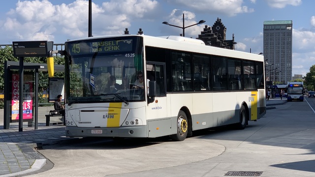 Foto van DeLijn Jonckheere Transit 2000 4525 Standaardbus door BusDordrecht2003