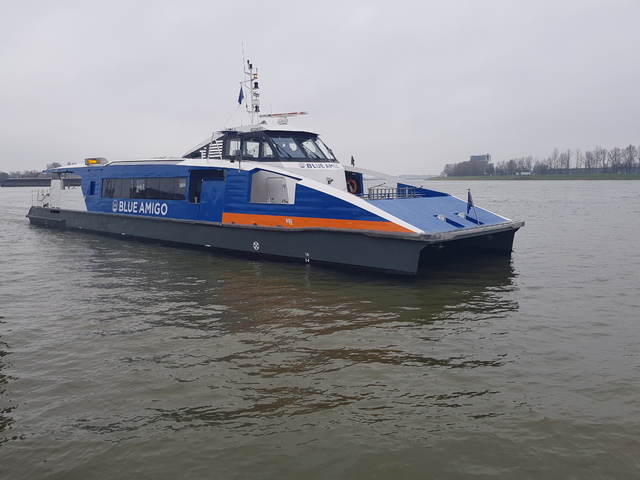 Foto van QBZ Waterbus 6701 Veerpont door treinspotter-Dordrecht-zuid