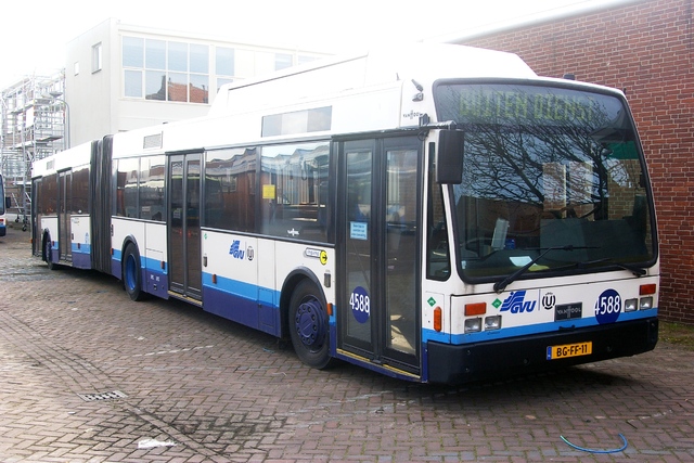 Foto van GVU Van Hool AG300 LPG 4588 Gelede bus door wyke2207