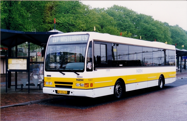 Foto van NZH Berkhof 2000NL 1061 Standaardbus door wyke2207