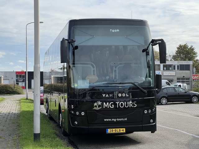 Foto van MGT Van Hool EX 5 Touringcar door Stadsbus