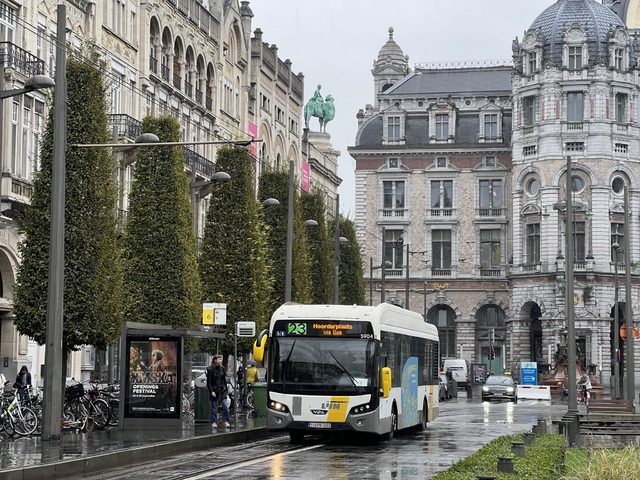 Foto van DeLijn VDL Citea SLF-120 Hybrid 5904 Standaardbus door Stadsbus